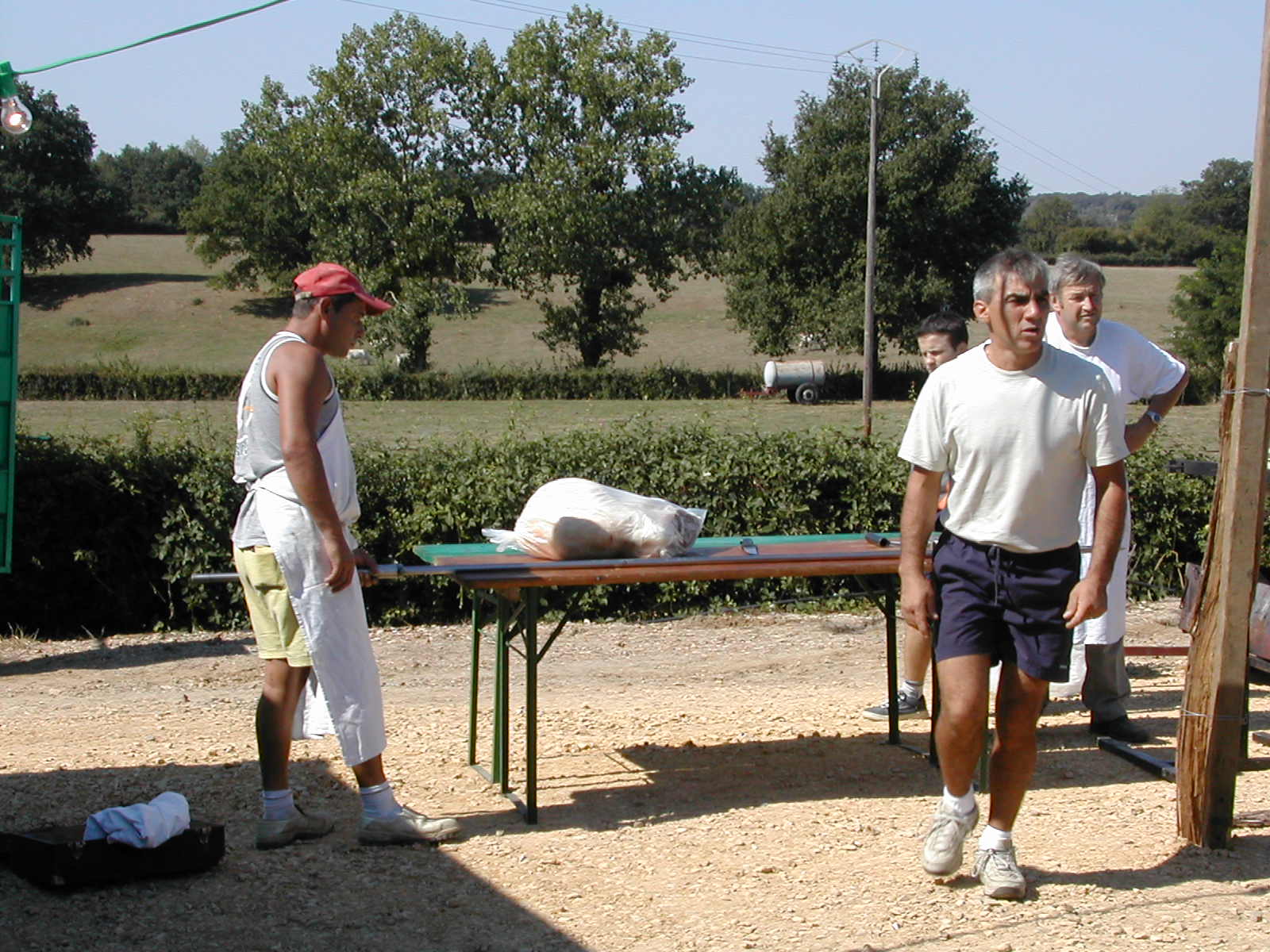 Préparatifs cuisson des jambons